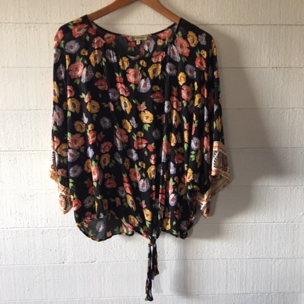 Democracy Black Floral Rayon Top w/Tie Bottom